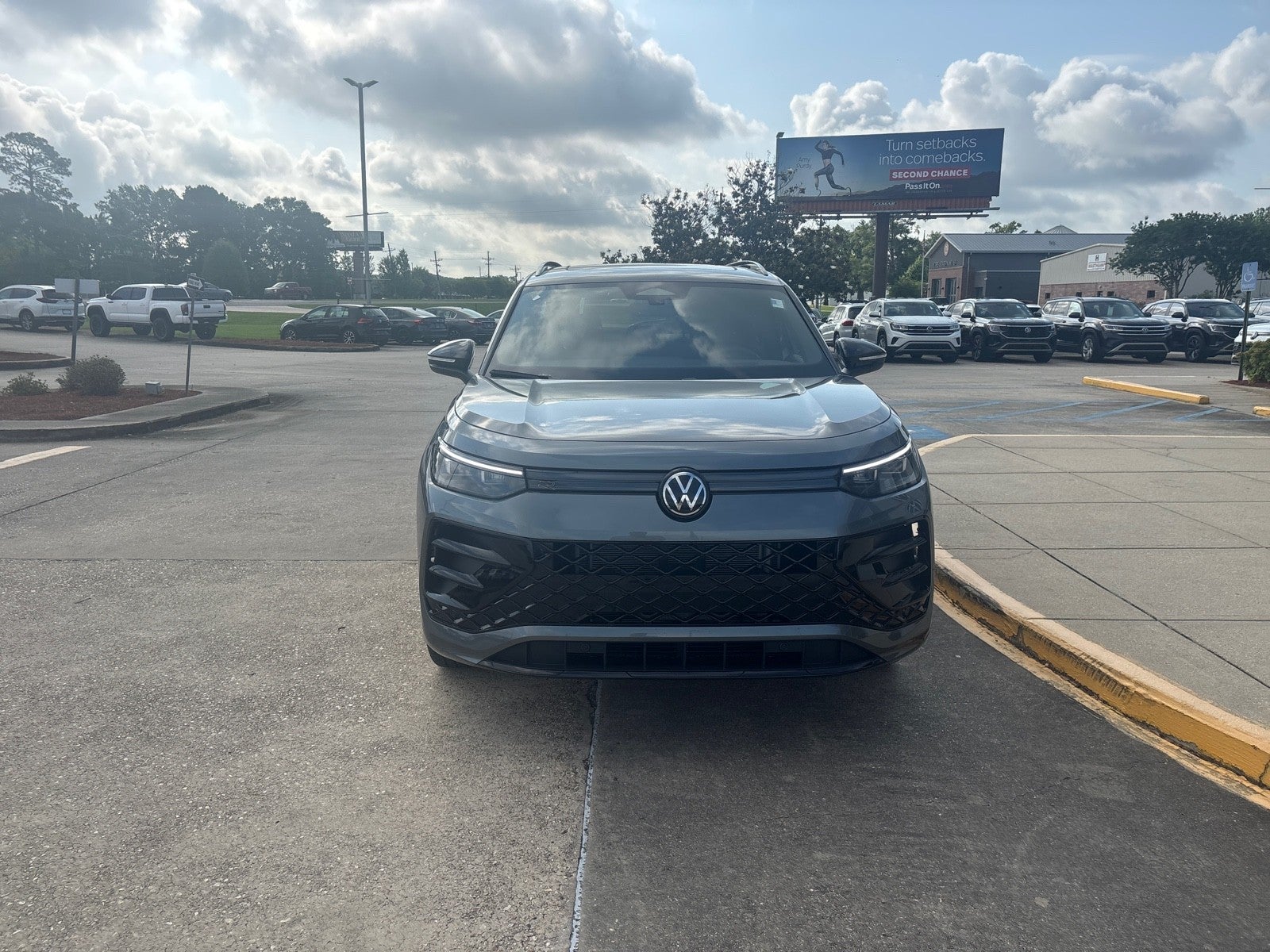 2026 Volkswagen Tiguan SE R-Line Black