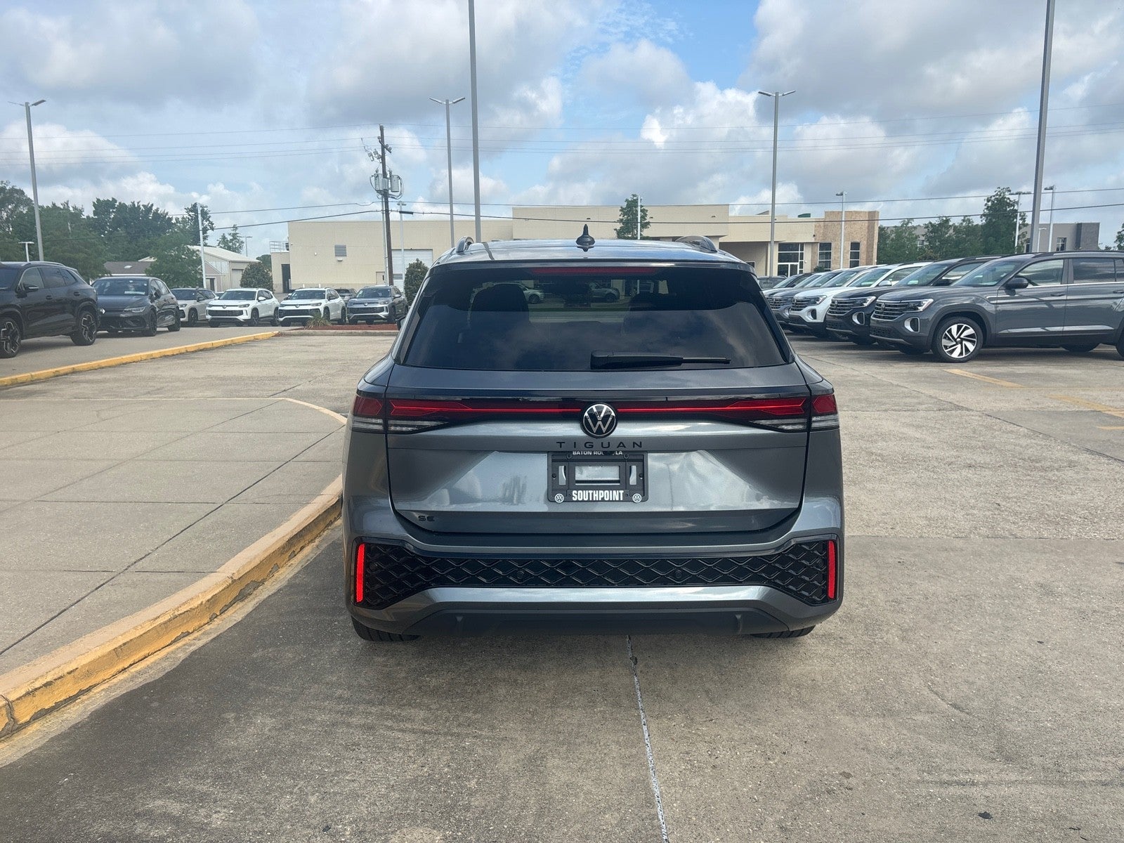 2026 Volkswagen Tiguan SE R-Line Black