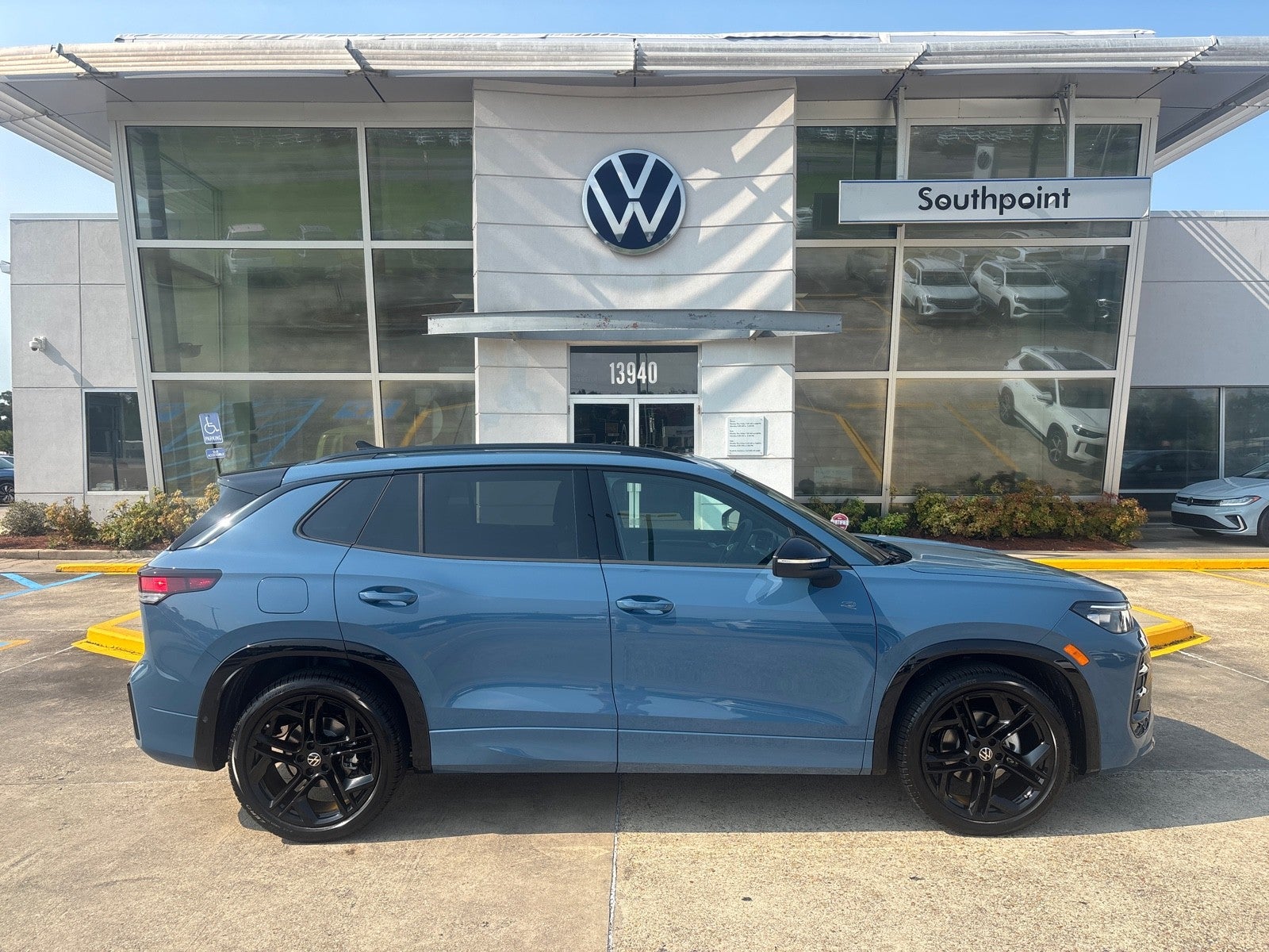 2026 Volkswagen Tiguan SE R-Line Black