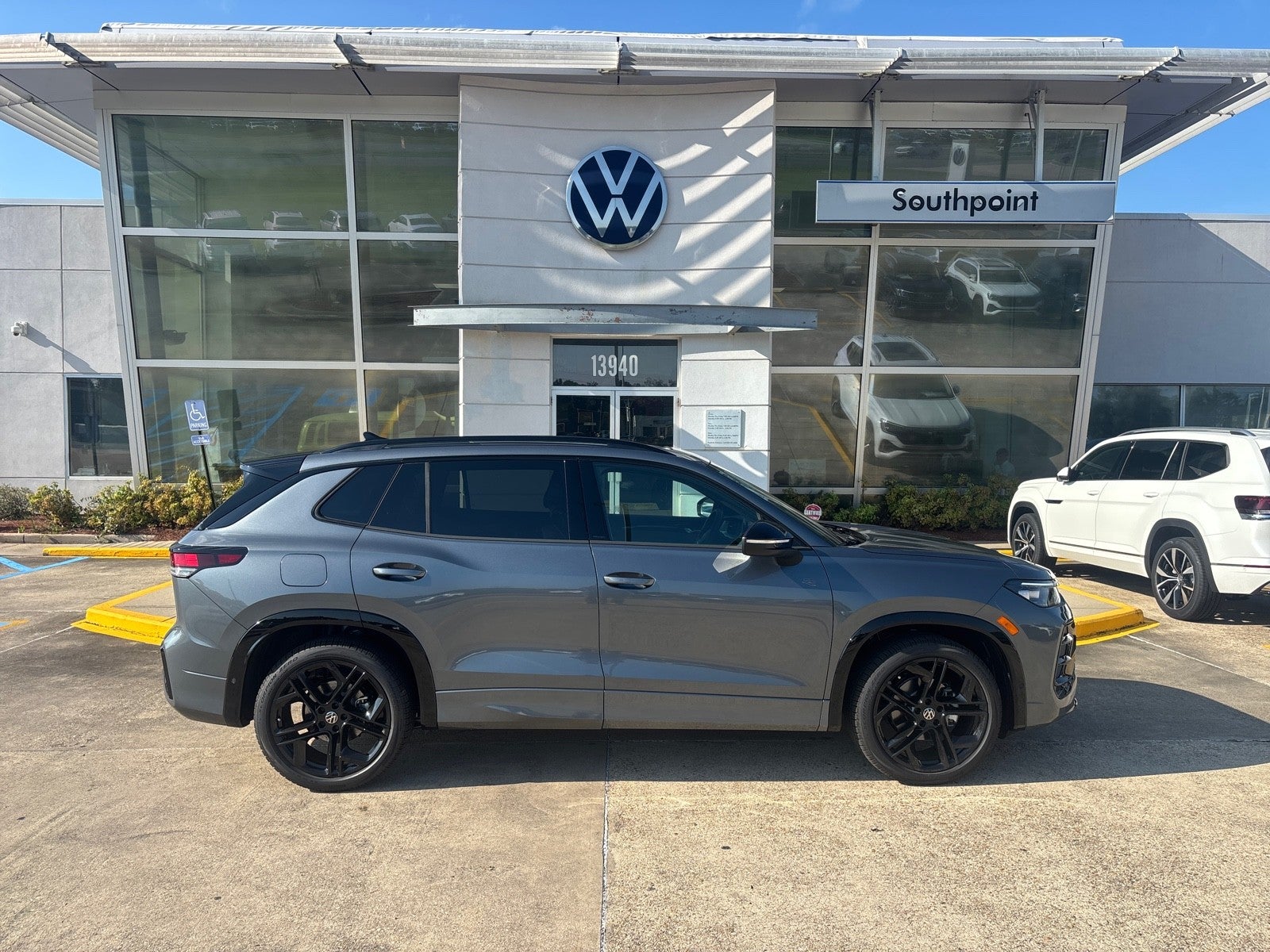 2026 Volkswagen Tiguan SE R-Line Black