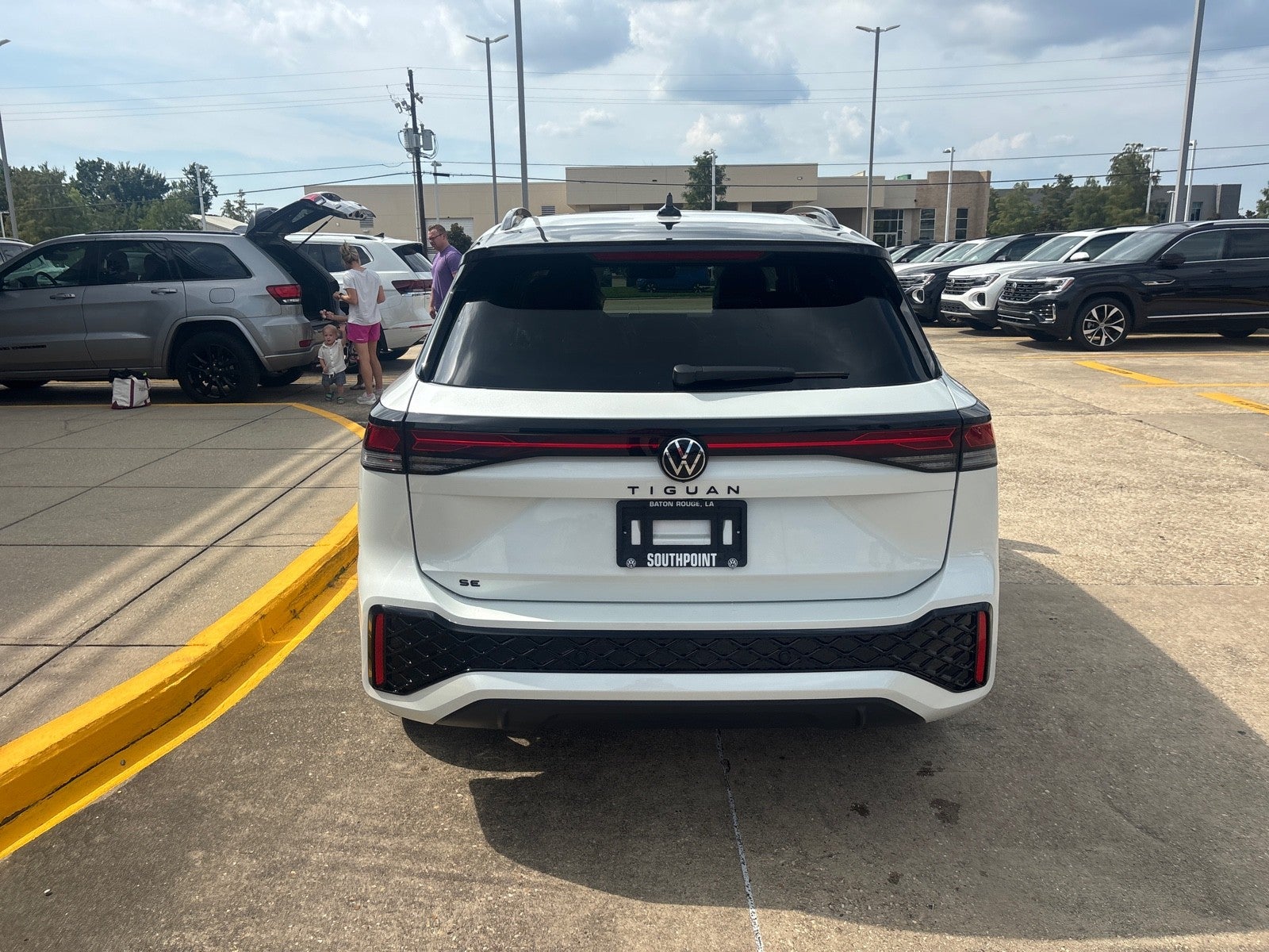 2026 Volkswagen Tiguan SE R-Line Black