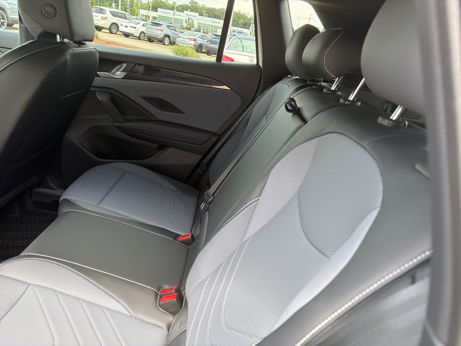 2025 Volkswagen Tiguan SE R-Line Black