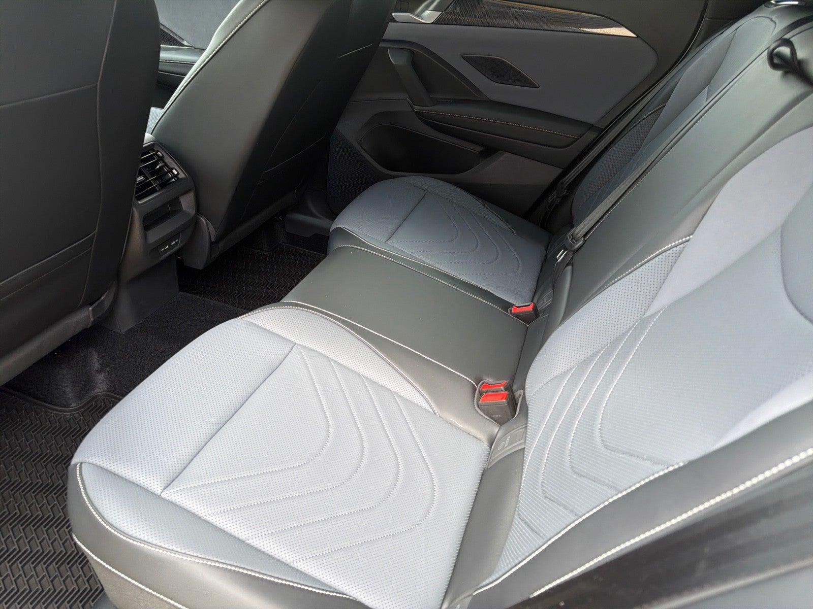 2025 Volkswagen Tiguan SE R-Line Black