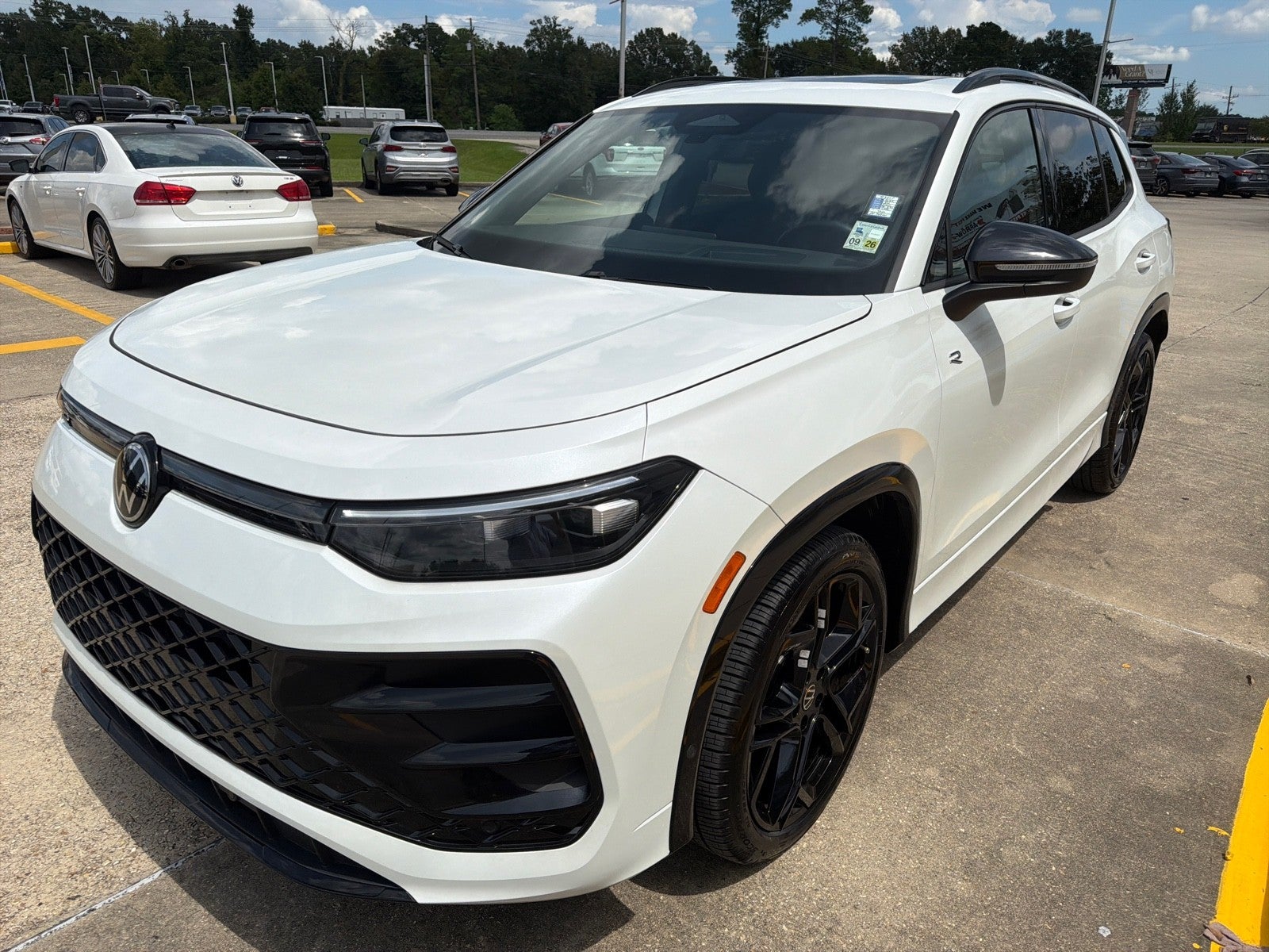 2025 Volkswagen Tiguan SE R-Line Black