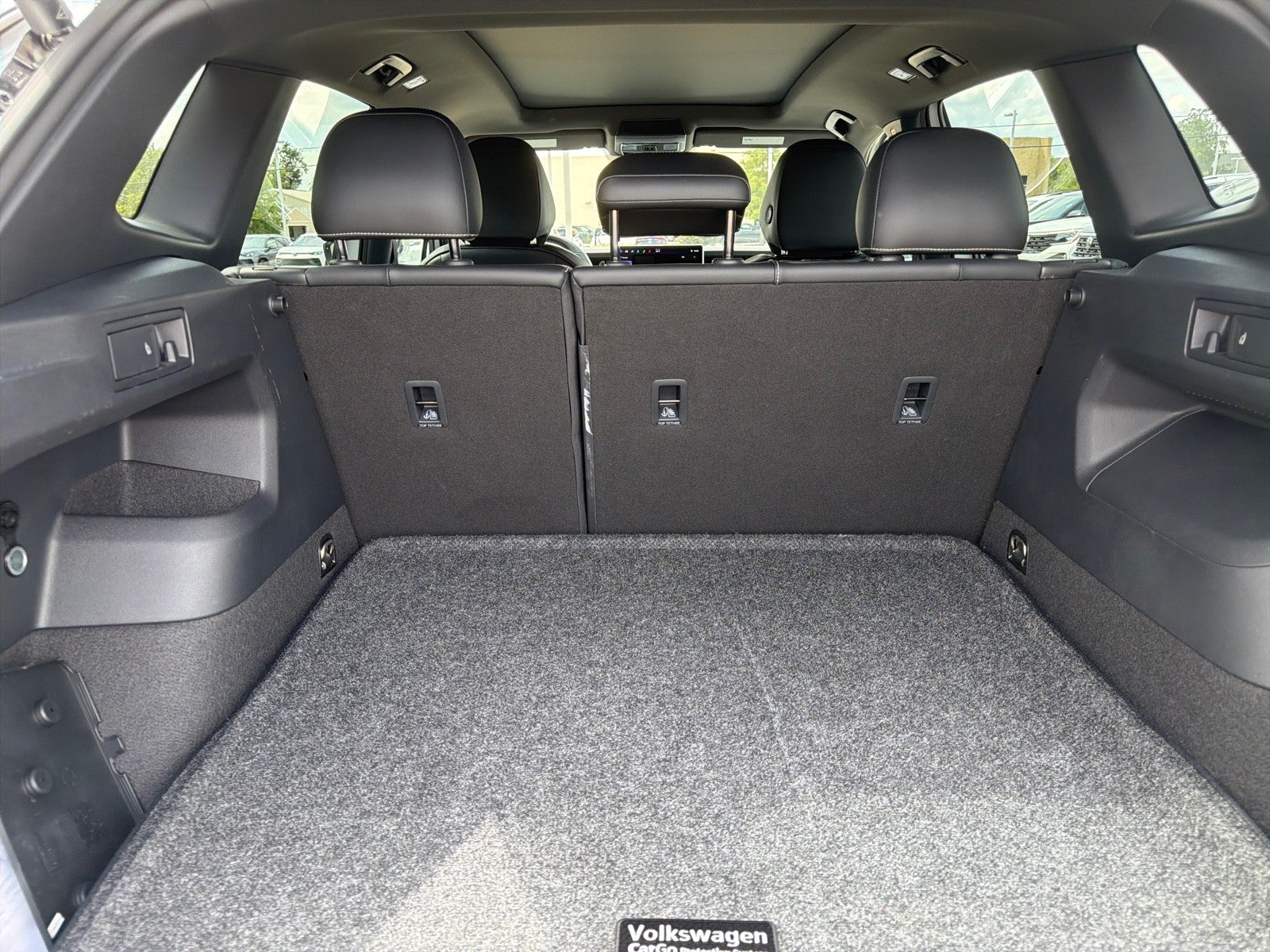 2025 Volkswagen Tiguan SE R-Line Black