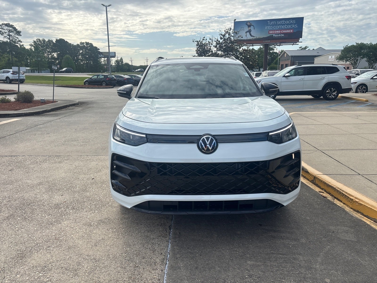 2026 Volkswagen Tiguan SE R-Line Black
