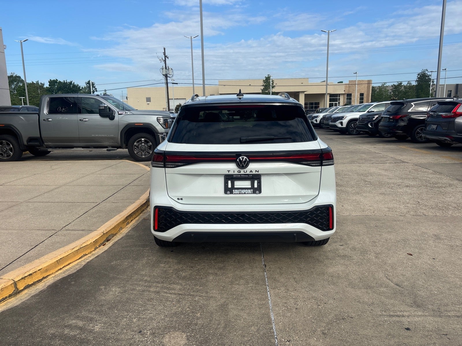 2026 Volkswagen Tiguan SE R-Line Black