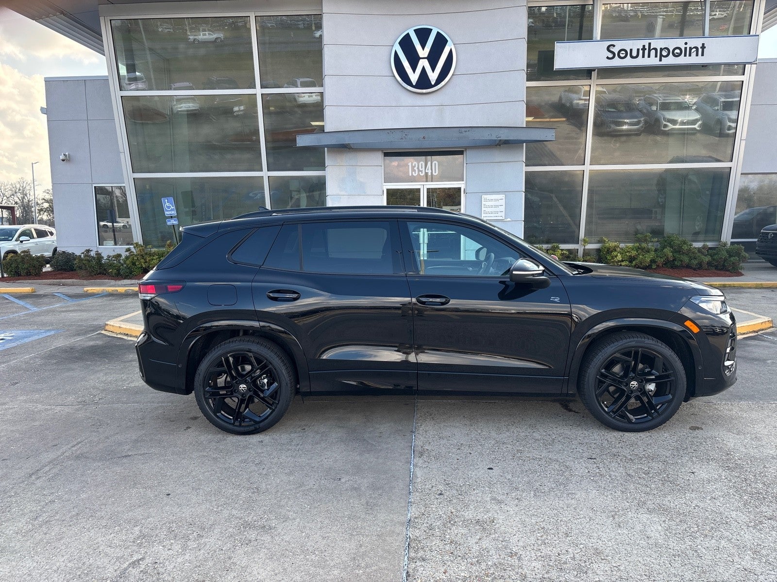 2026 Volkswagen Tiguan SE R-Line Black