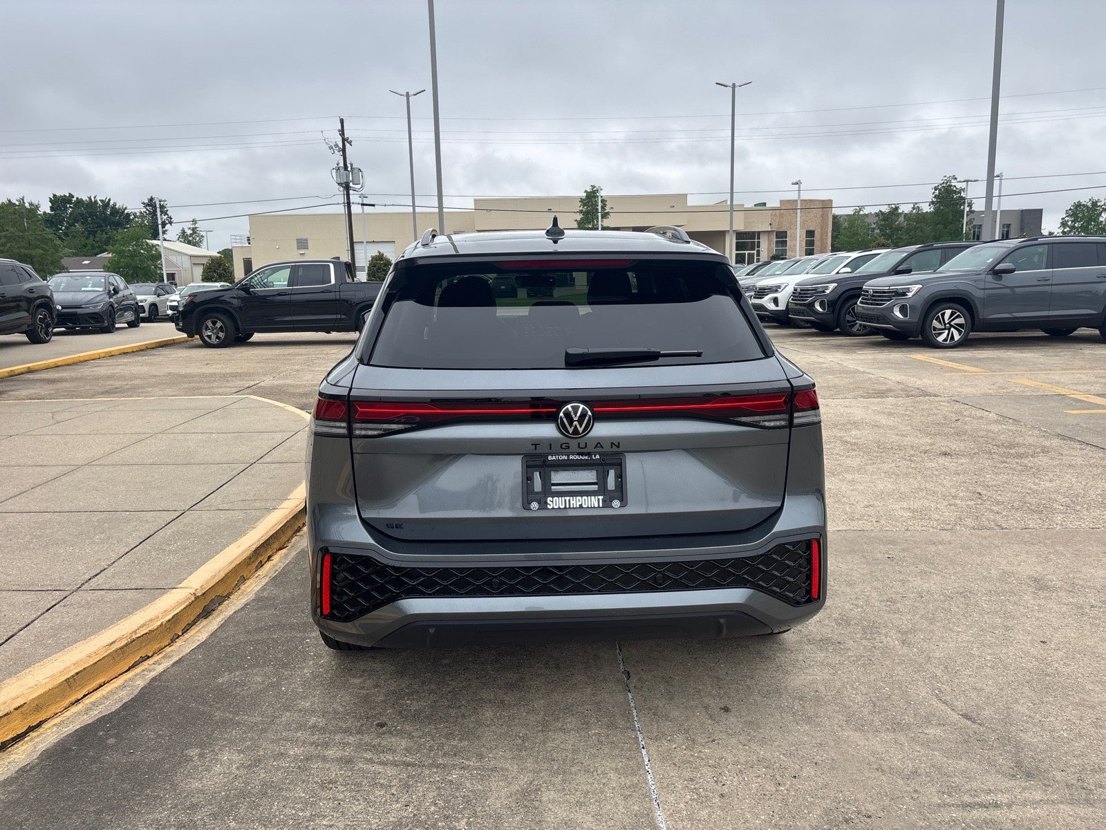 2026 Volkswagen Tiguan SE R-Line Black