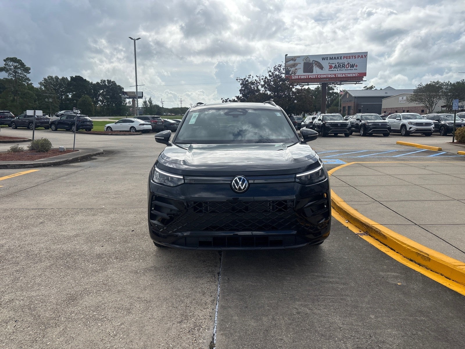 2026 Volkswagen Tiguan SE R-Line Black