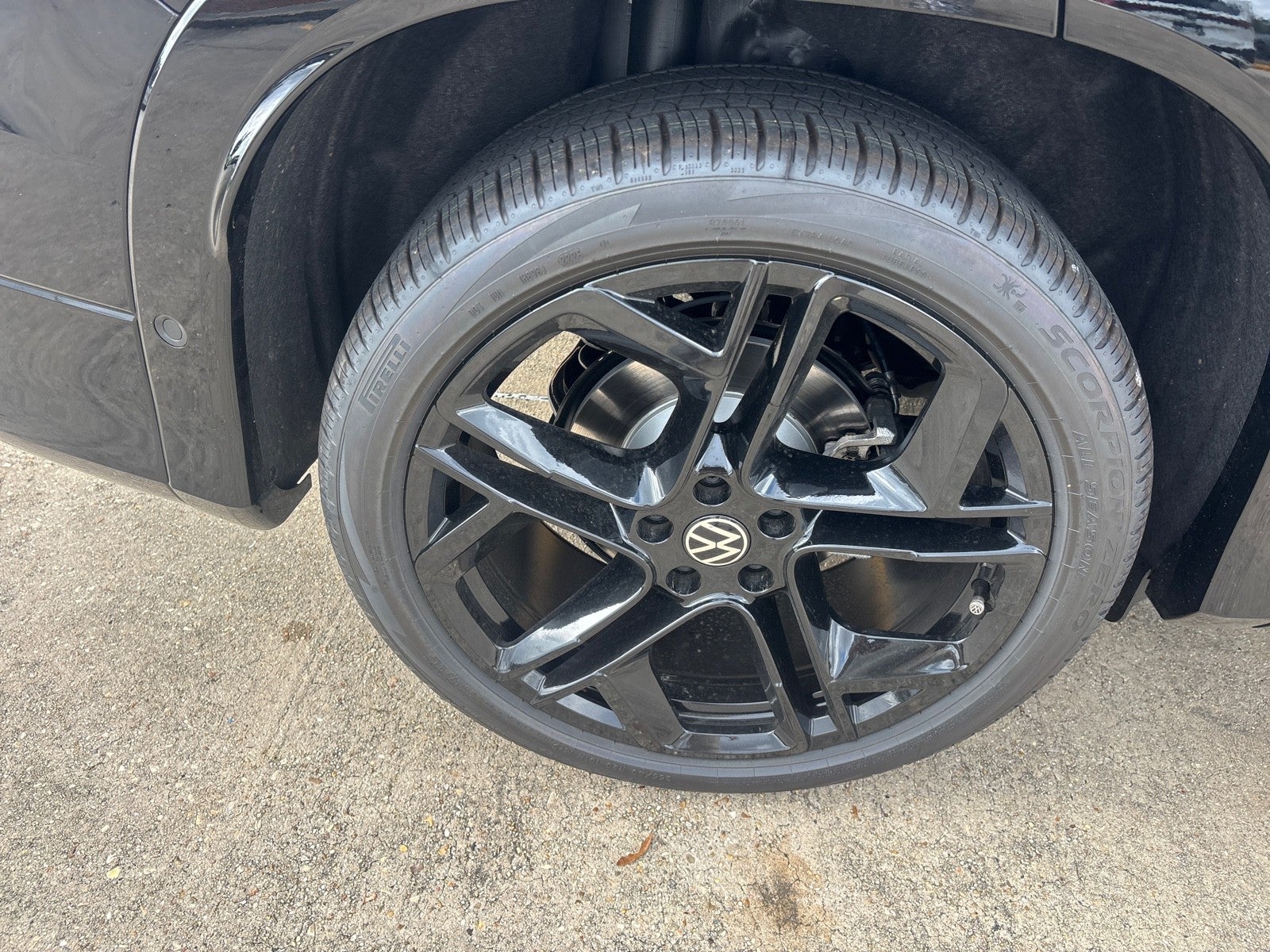 2026 Volkswagen Tiguan SE R-Line Black
