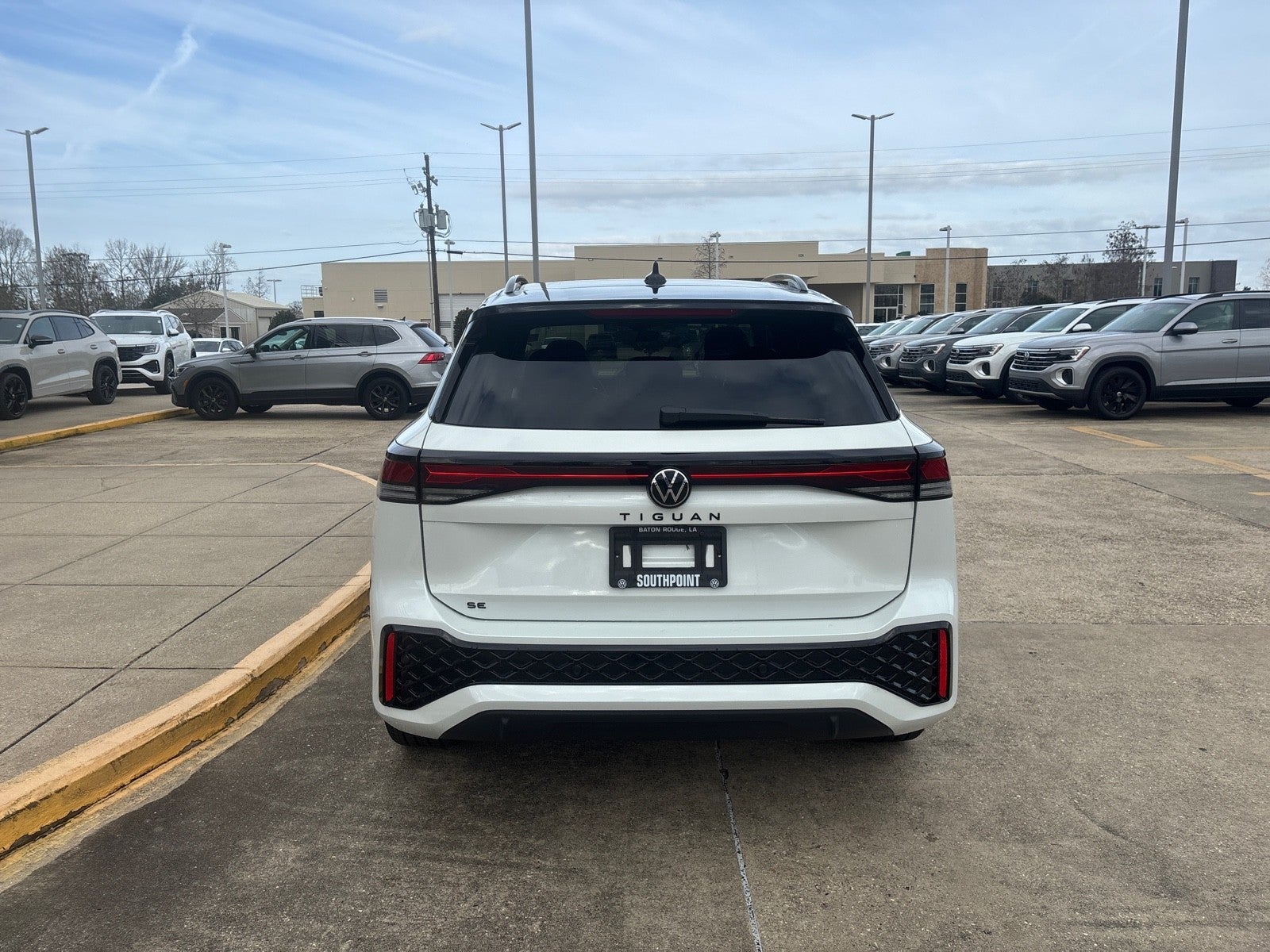 2026 Volkswagen Tiguan SE R-Line Black