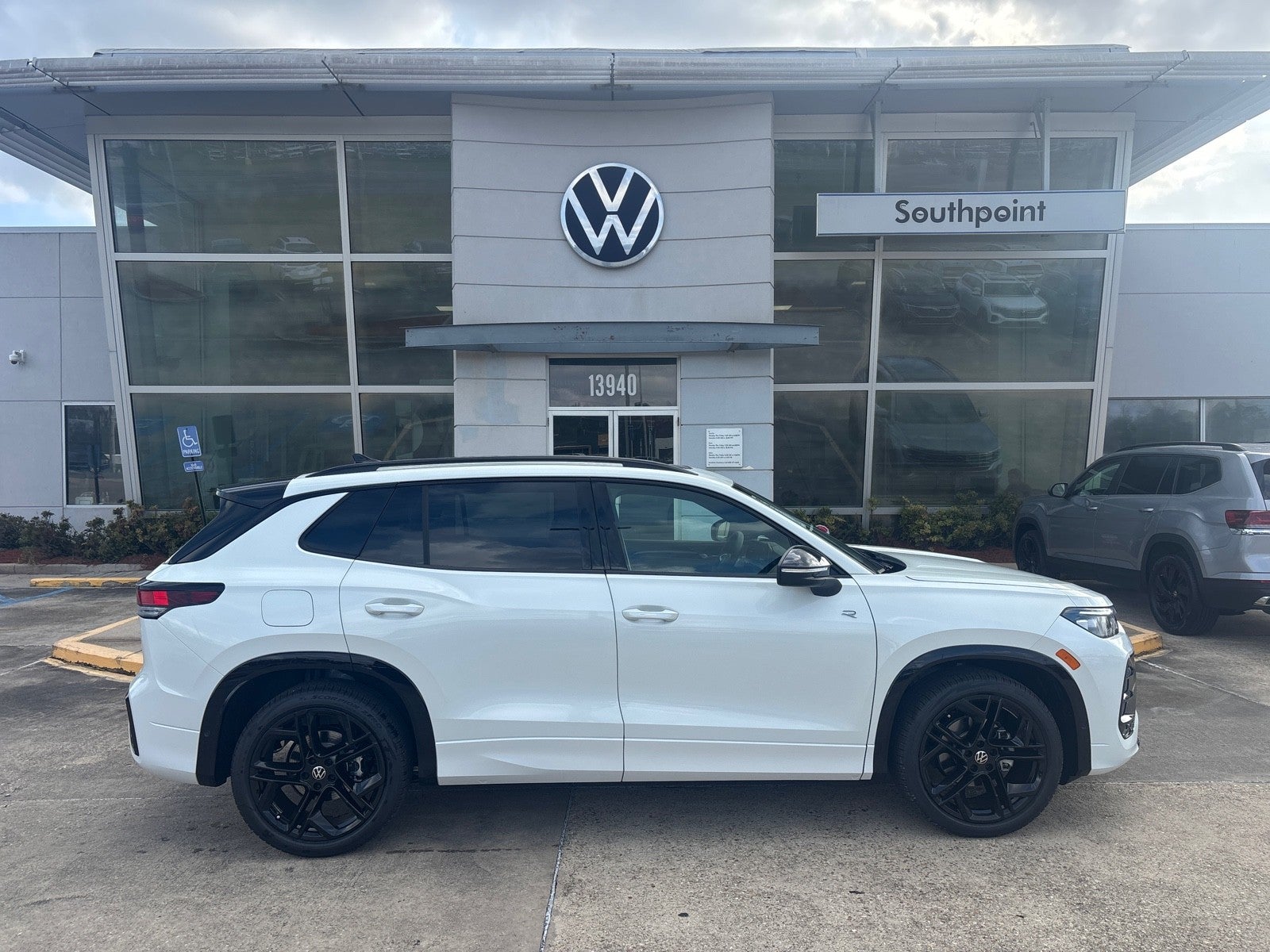 2026 Volkswagen Tiguan SE R-Line Black