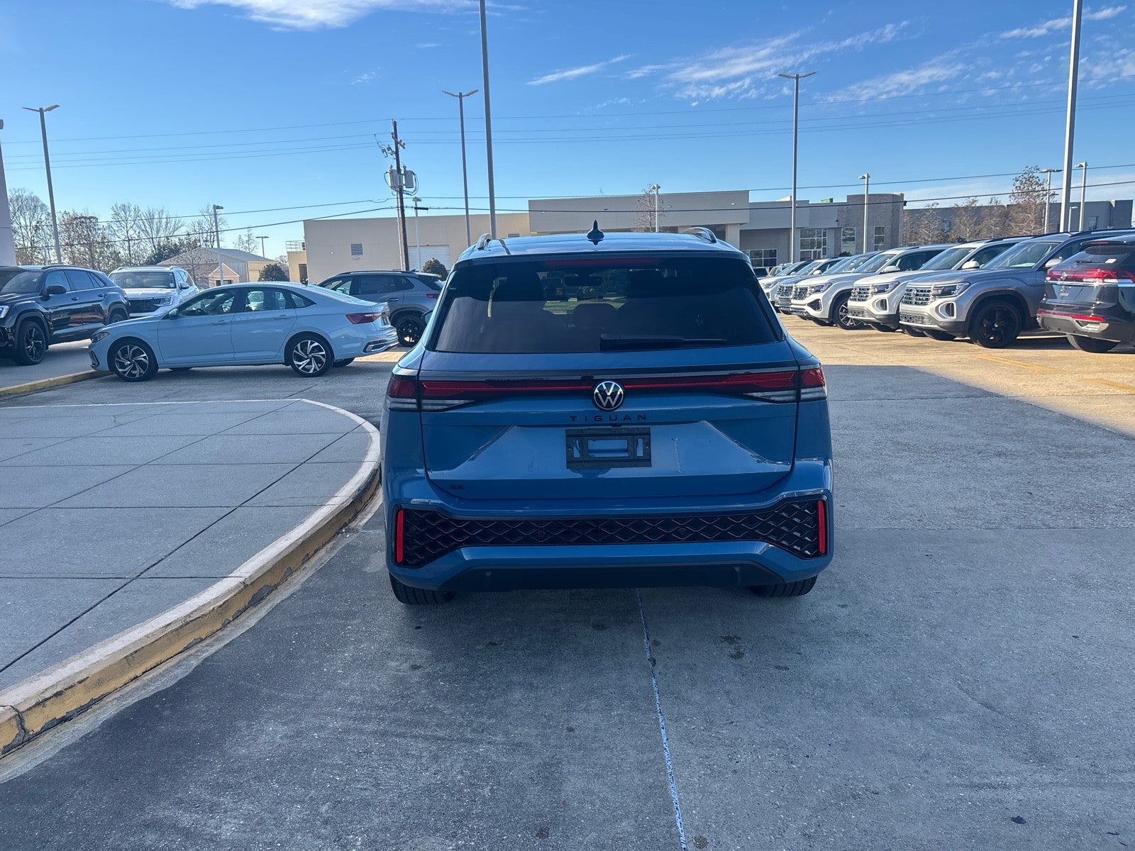 2026 Volkswagen Tiguan SE R-Line Black