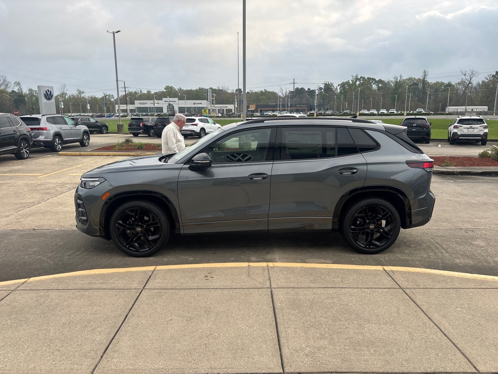 2026 Volkswagen Tiguan SE R-Line Black