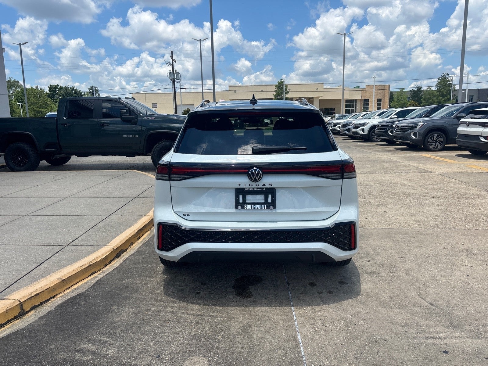 2026 Volkswagen Tiguan SE R-Line Black