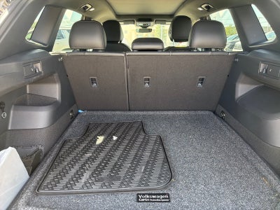 2025 Volkswagen Tiguan SE R-Line Black