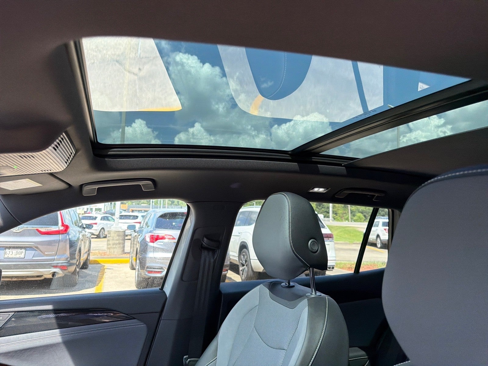 2025 Volkswagen Tiguan SE R-Line Black