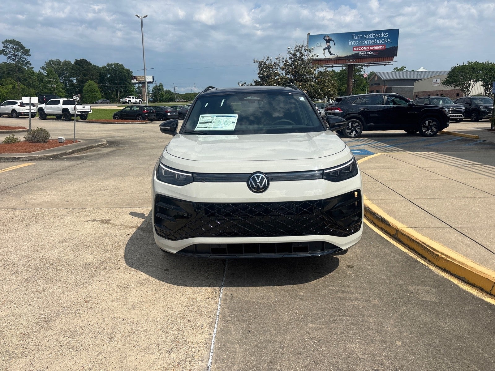 2026 Volkswagen Tiguan SE R-Line Black