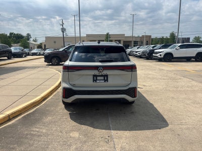 2026 Volkswagen Tiguan SE R-Line Black