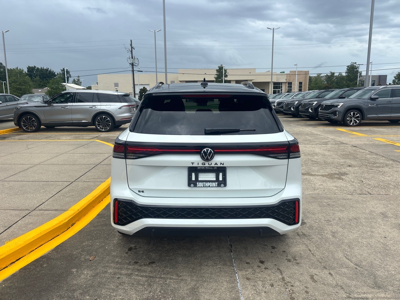 2026 Volkswagen Tiguan SE R-Line Black