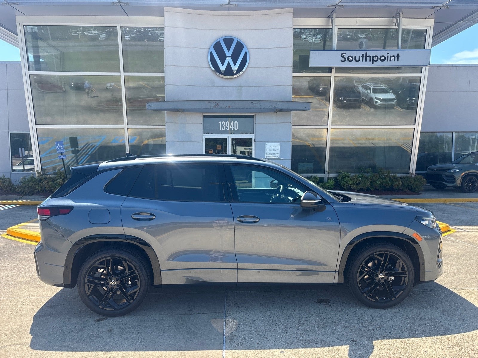 2026 Volkswagen Tiguan SE R-Line Black