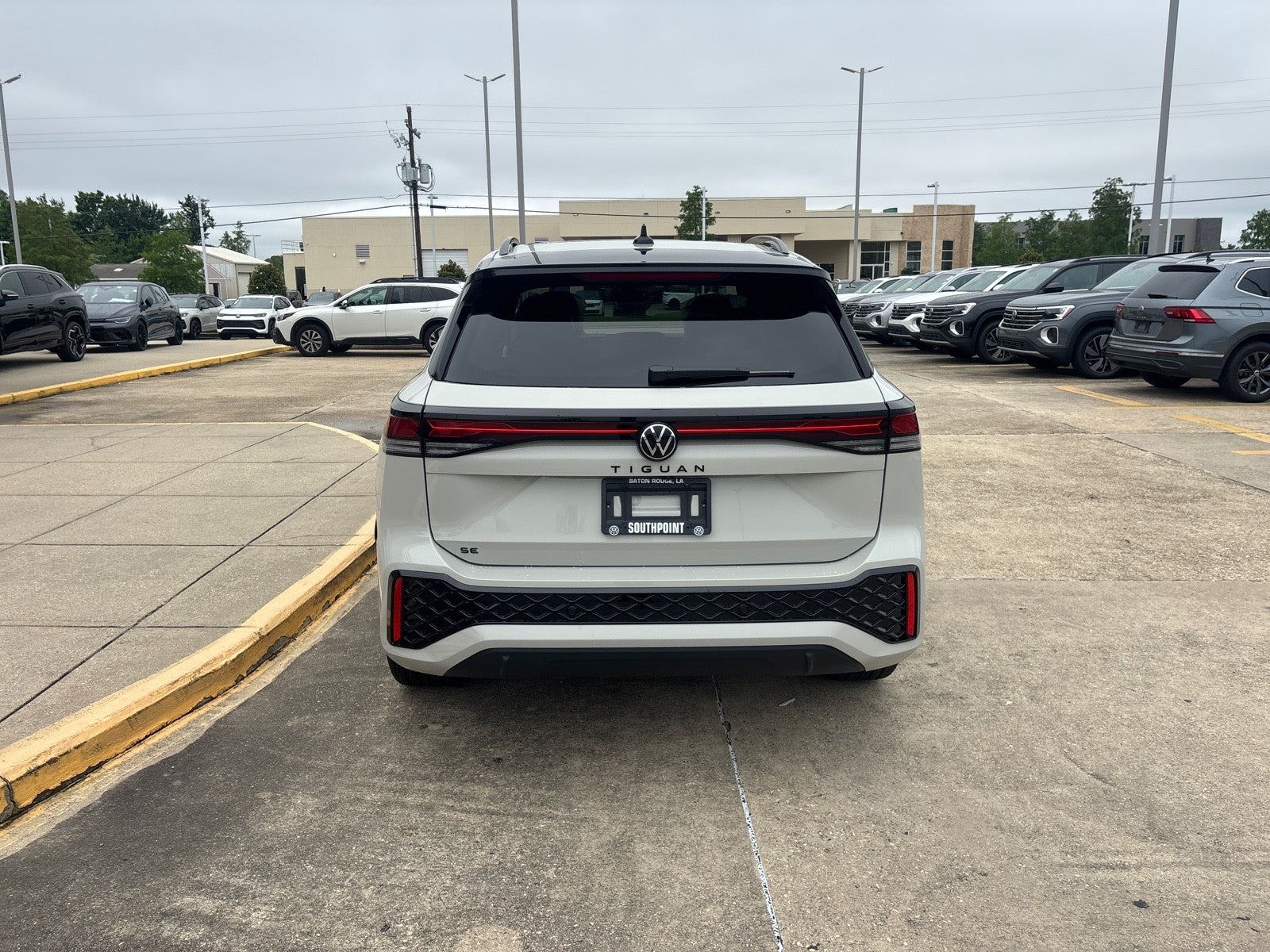 2026 Volkswagen Tiguan SE R-Line Black
