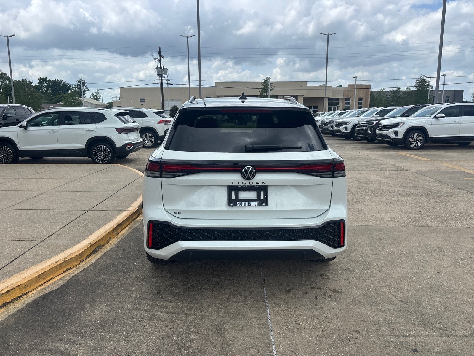 2026 Volkswagen Tiguan SE R-Line Black
