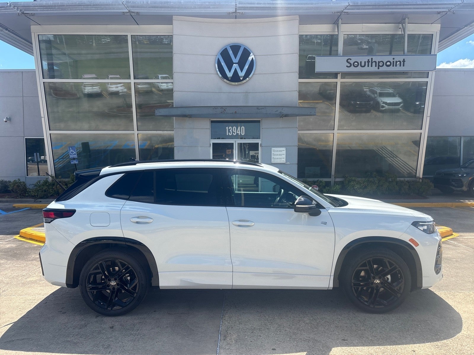 2026 Volkswagen Tiguan SE R-Line Black