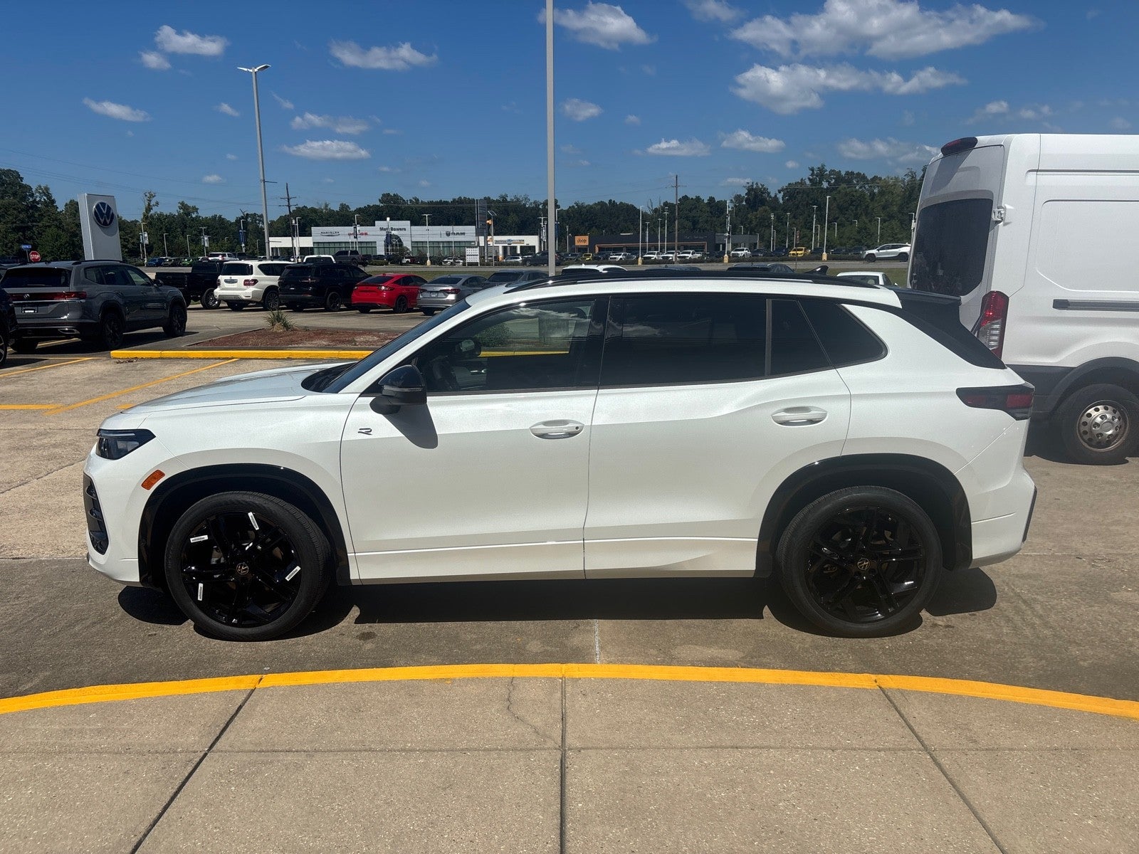 2026 Volkswagen Tiguan SE R-Line Black