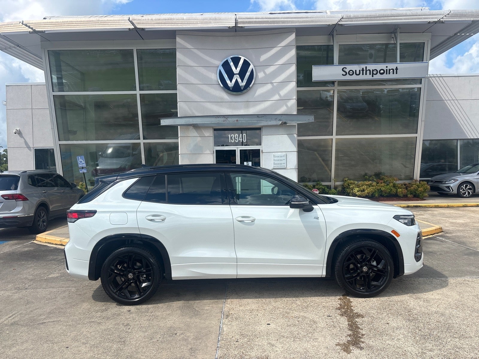 2026 Volkswagen Tiguan SE R-Line Black