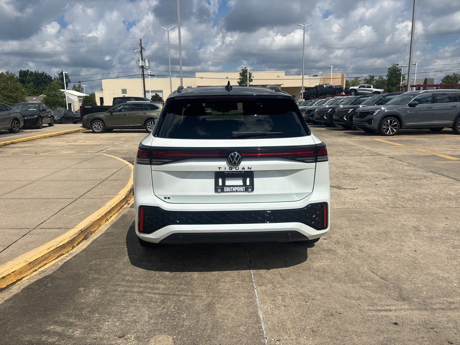 2026 Volkswagen Tiguan SE R-Line Black