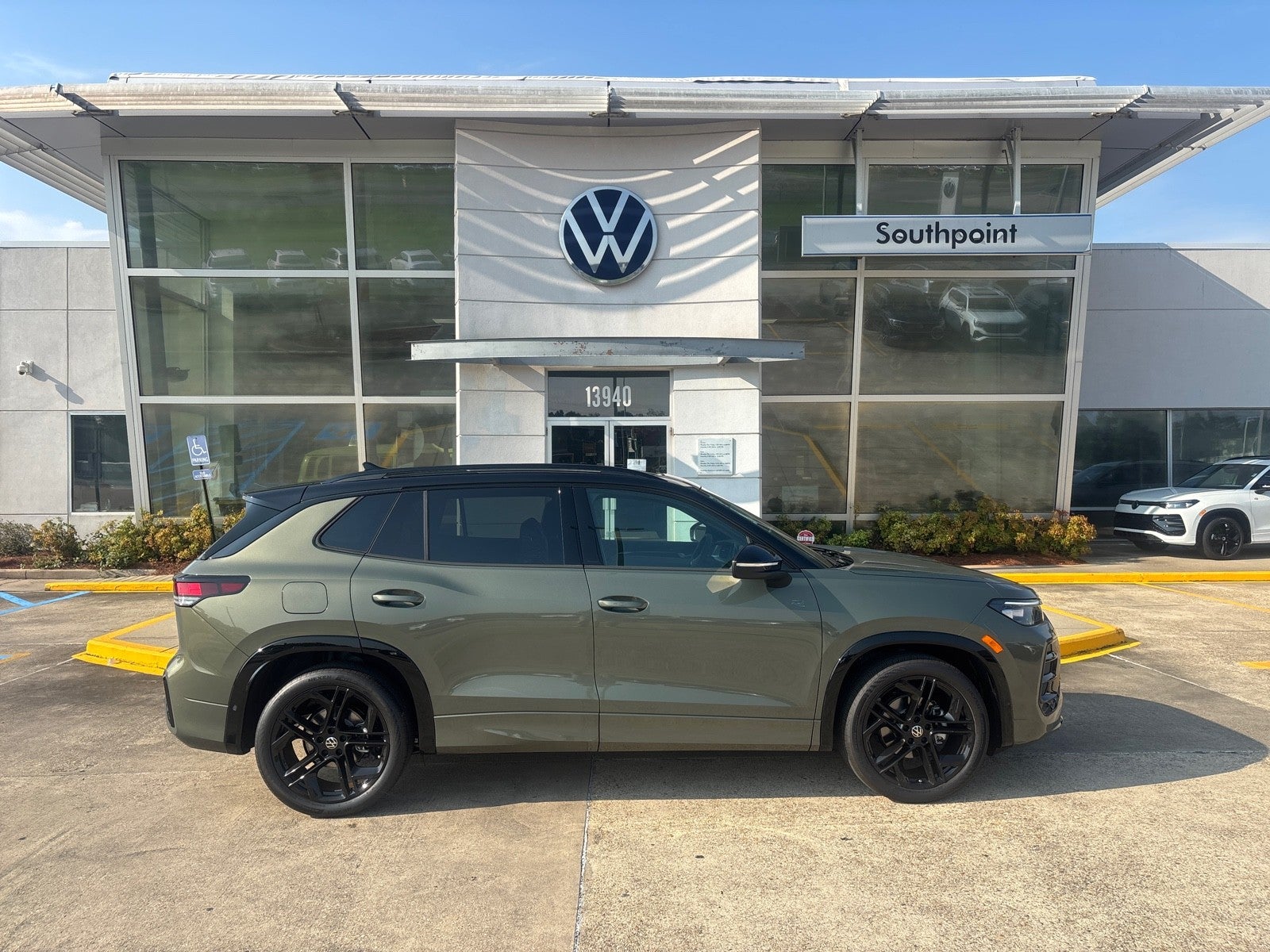 2026 Volkswagen Tiguan SE R-Line Black