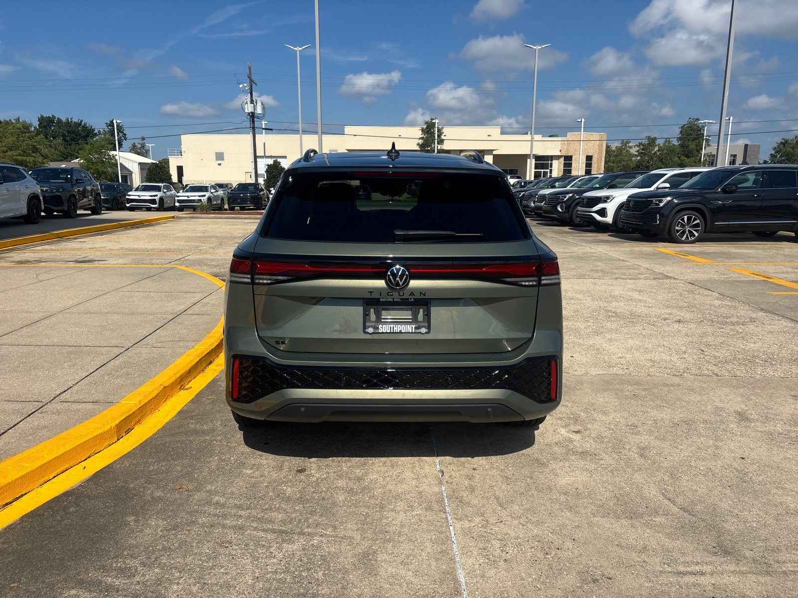 2026 Volkswagen Tiguan SE R-Line Black