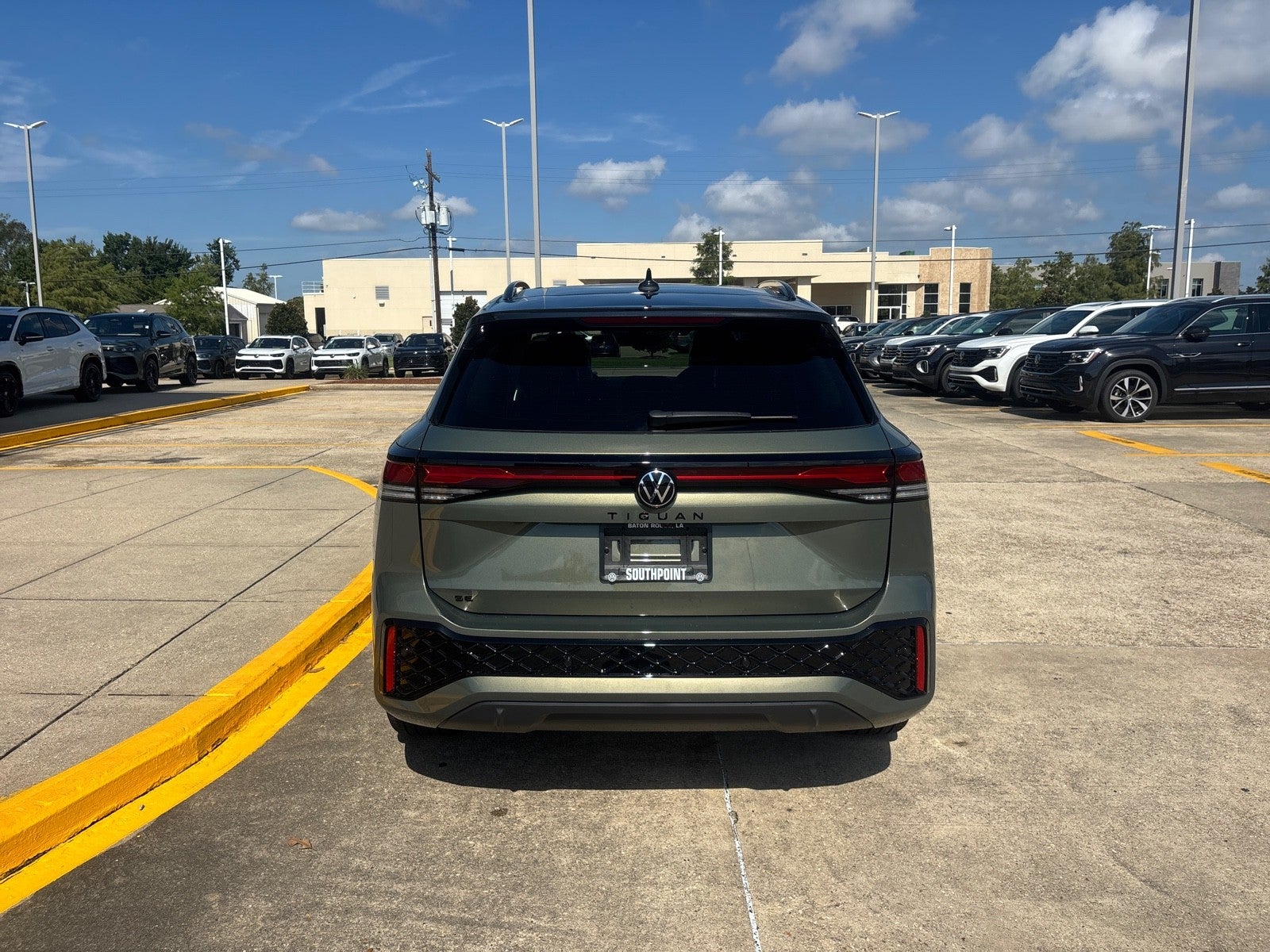 2026 Volkswagen Tiguan SE R-Line Black