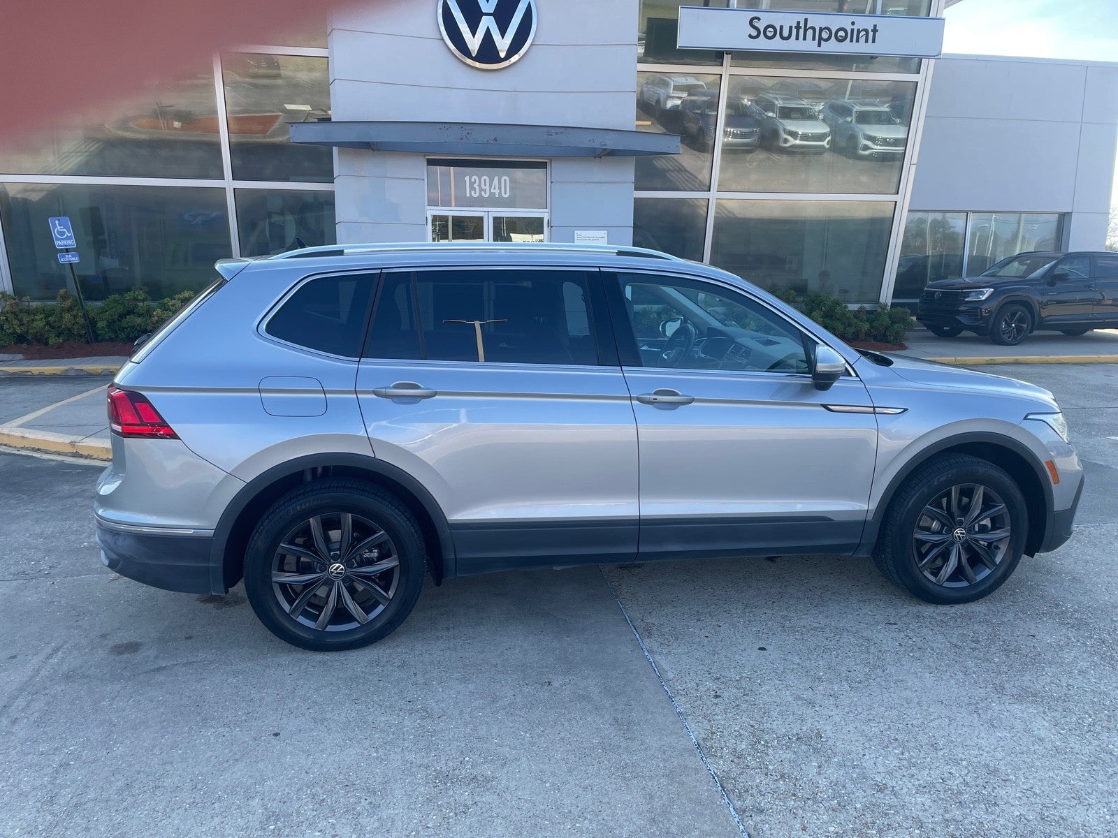 2023 Volkswagen Tiguan SE