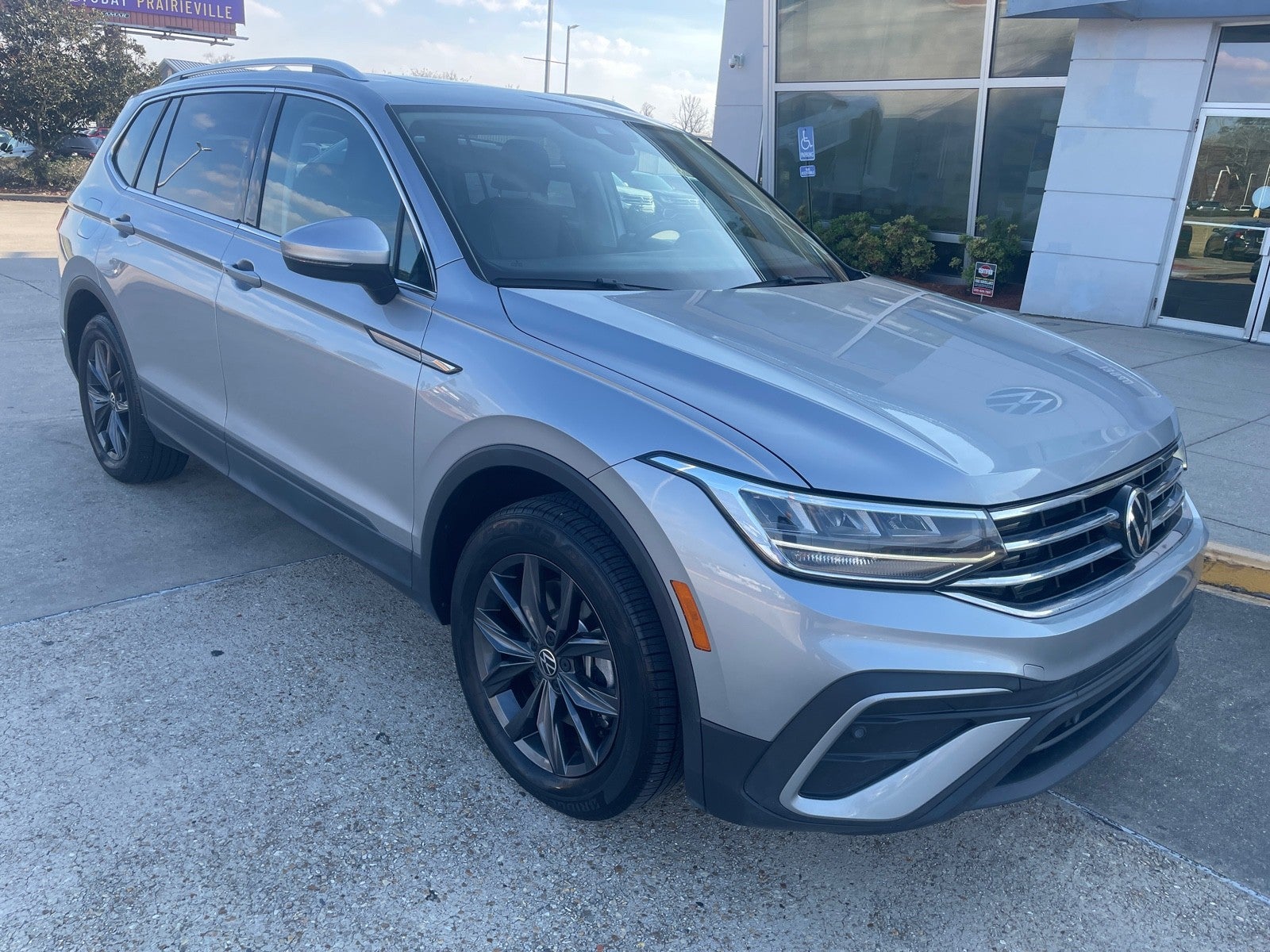 2023 Volkswagen Tiguan SE
