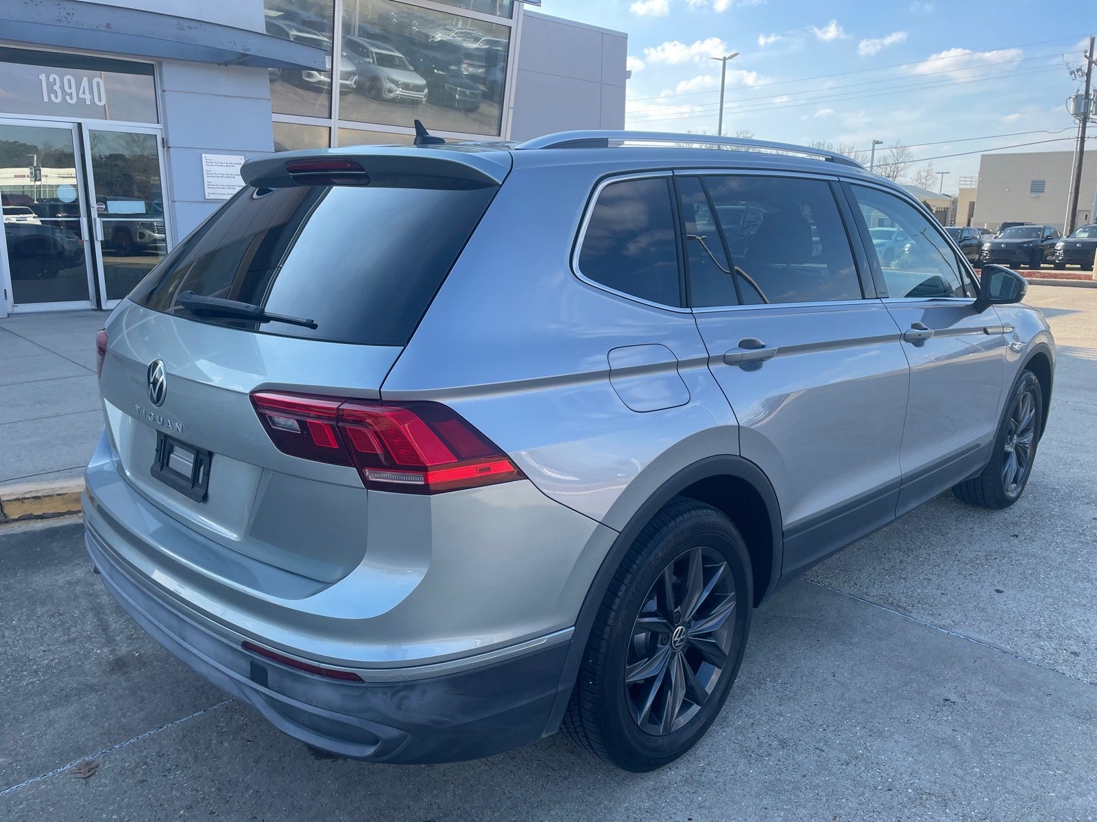 2023 Volkswagen Tiguan SE