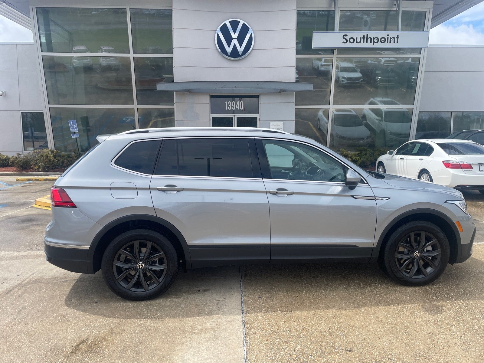 2024 Volkswagen Tiguan SE