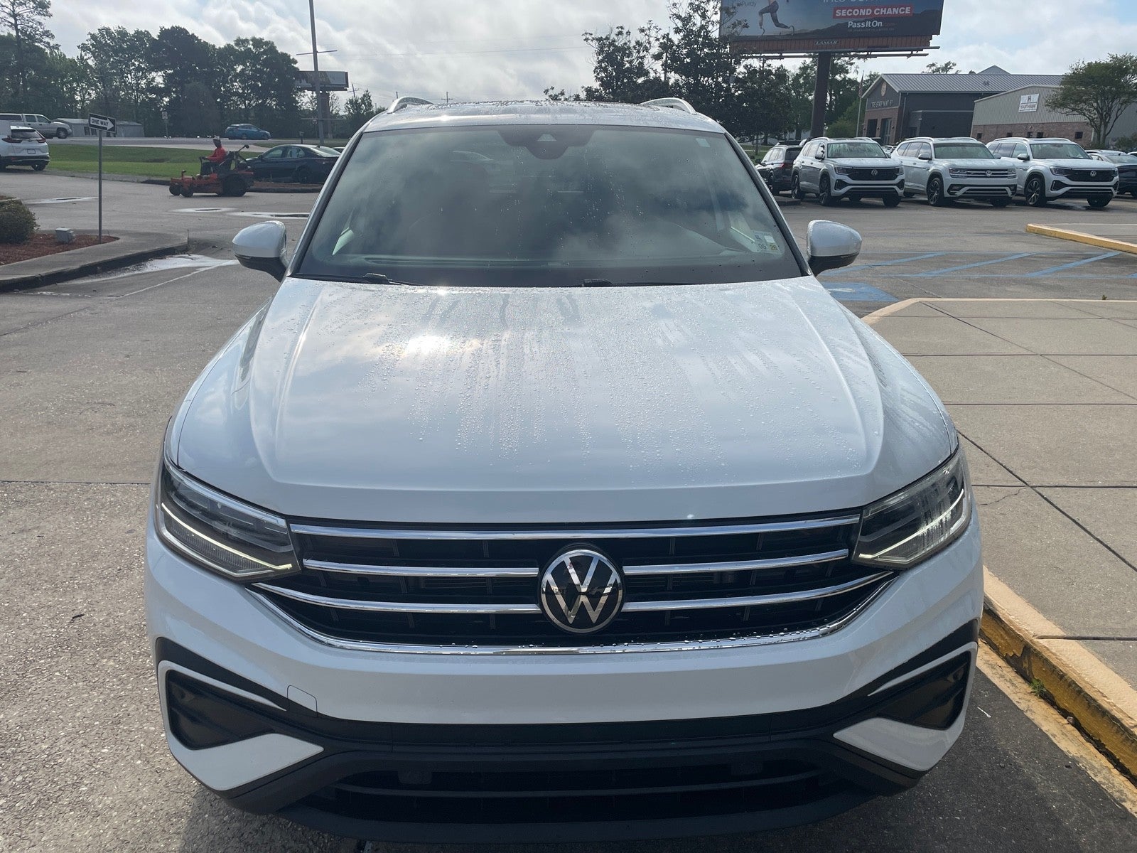 2023 Volkswagen Tiguan SE