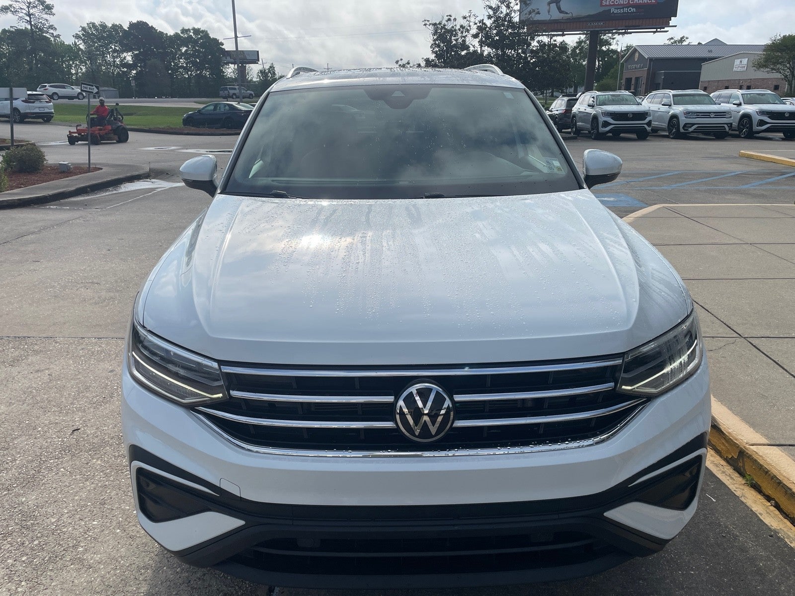 2023 Volkswagen Tiguan SE