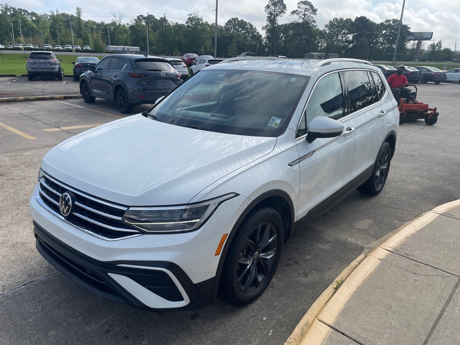 2023 Volkswagen Tiguan SE