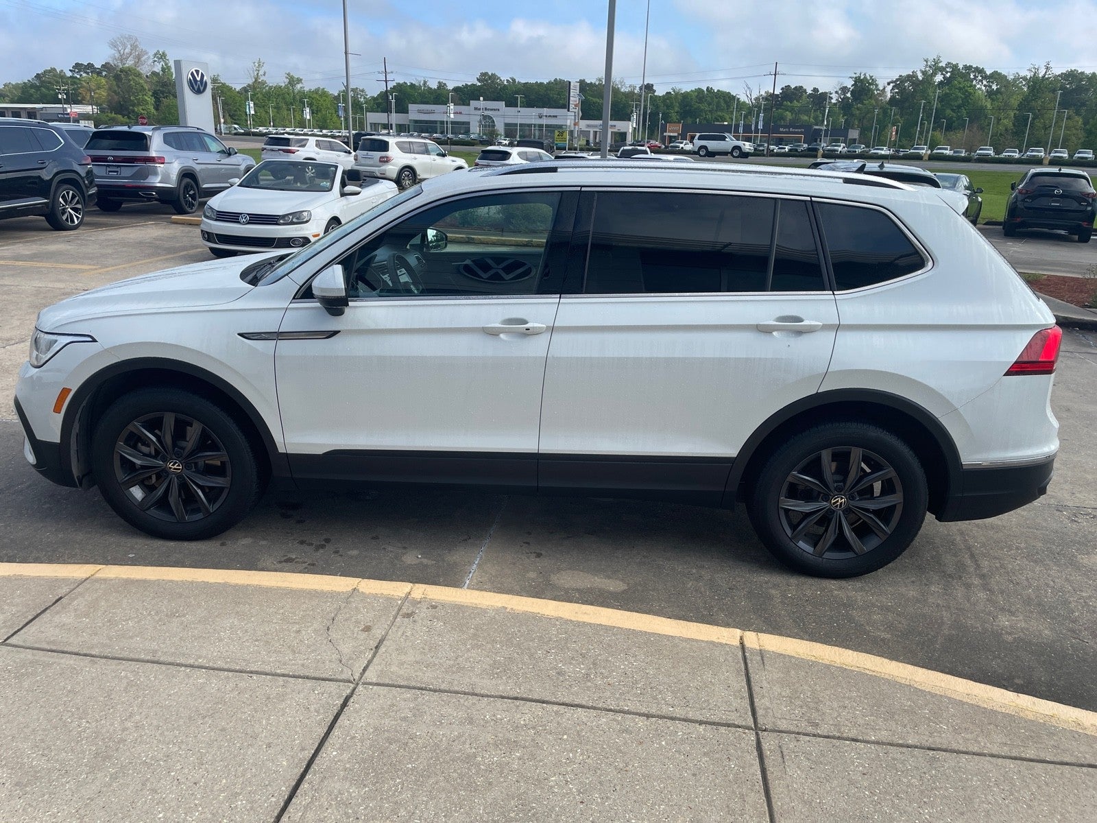 2023 Volkswagen Tiguan SE