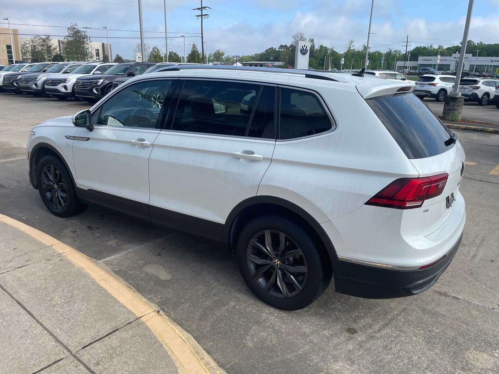 2023 Volkswagen Tiguan SE