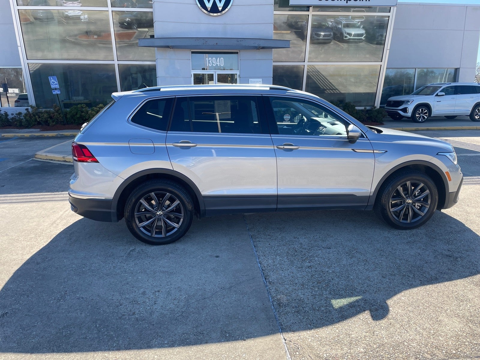 2023 Volkswagen Tiguan SE