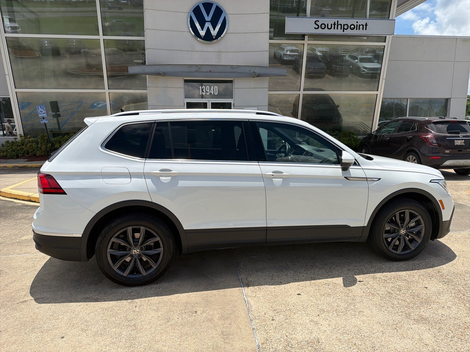 2024 Volkswagen Tiguan SE