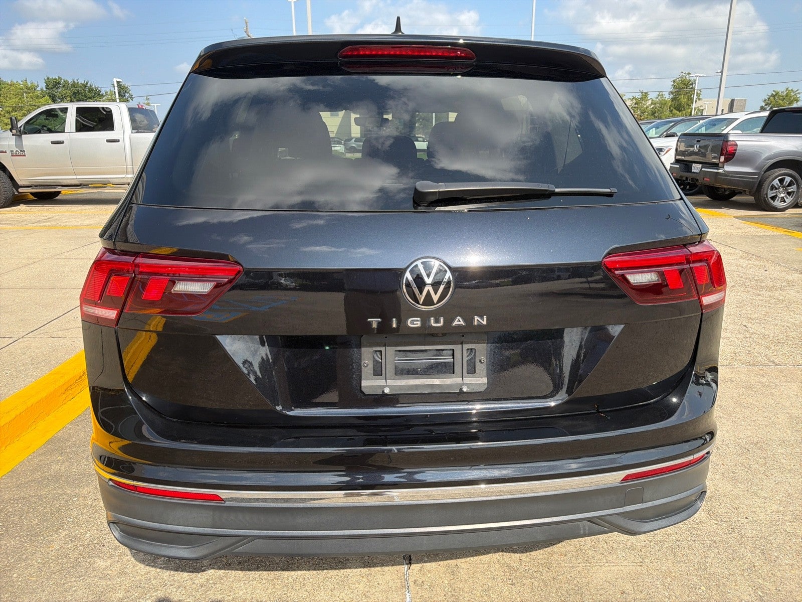2023 Volkswagen Tiguan S