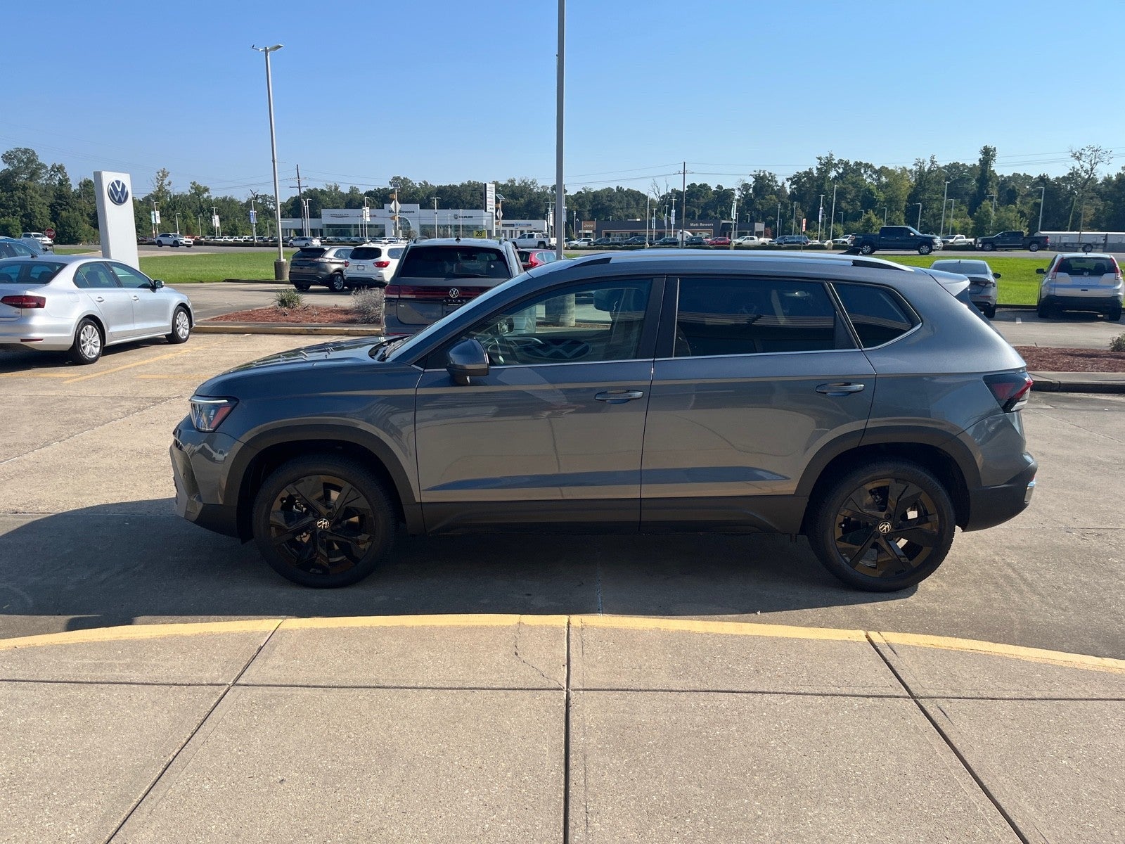 2025 Volkswagen Taos SE