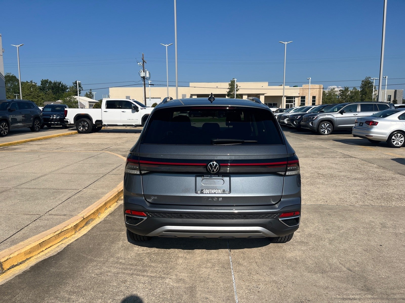 2025 Volkswagen Taos SE