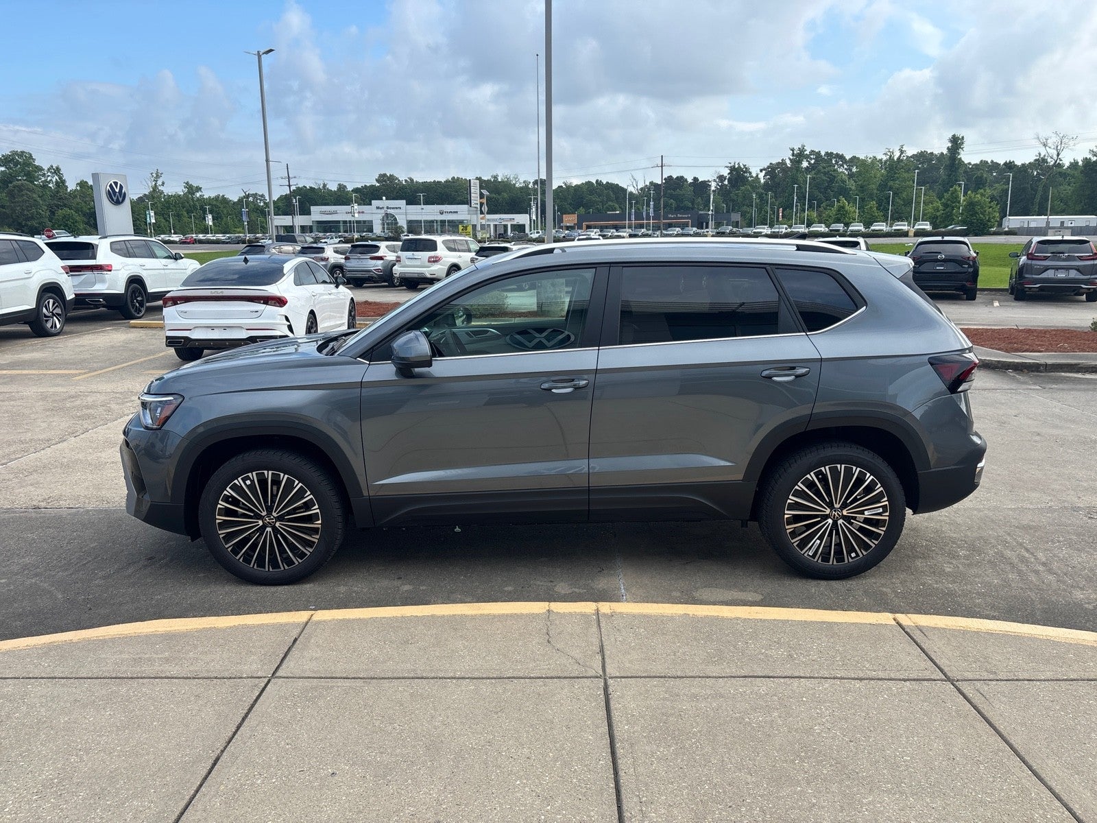 2026 Volkswagen Taos SE